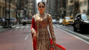 Rashmika Mandanna: విదేశీ వీధిలో మహారాణిలా రష్మిక.. ప్రశంసనీయమే!