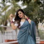 Sree Mukhi: సింపుల్ లుక్ లో ఆకట్టుకుంటున్న శ్రీముఖి.. నడుమును హైలెట్ చేస్తూ అదుర్స్!