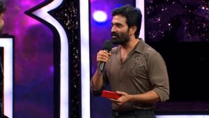 Bigg Boss season 9: ఇంట్లో అడుగు పెట్టకముందే ఎలిమినేషన్.. నాగబాబు ఫ్రెండ్‌కు నో ఛాన్స్