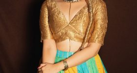 Sree Mukhi: పరికిణీలో యువత హృదయాలు దోచుకుంటున్న శ్రీముఖి...