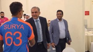 Suryakumar Yadav : పాకిస్తాన్ వాళ్ళతో చేతులు కలిపిన సూర్య కుమార్… నమ్మకద్రోహం అంటూ ట్రోలింగ్!