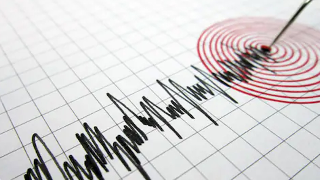 Assam Earthquake: అస్సాంను వణకించిన భూకంపం.. భయంతో జనాలు పరుగులు