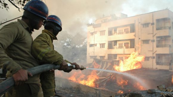 Karimnagar Fire Accident: కరీంనగర్‌లోని రీసైక్లింగ్ కేంద్రంలో భారీ అగ్ని ప్రమాదం