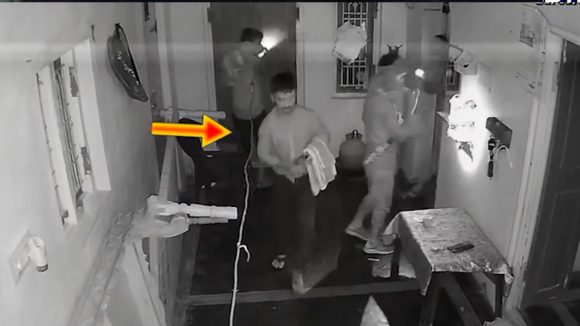 Robbery In Khammam: దొంగల బీభత్సం.. ఒకే రాత్రి ఆరు ఇళ్లల్లో చోరీ