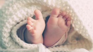 Doctor Negligence: ఫుల్‌గా తాగి నిద్రపోయిన డాక్టర్.. నవజాత శిశువు మృతి