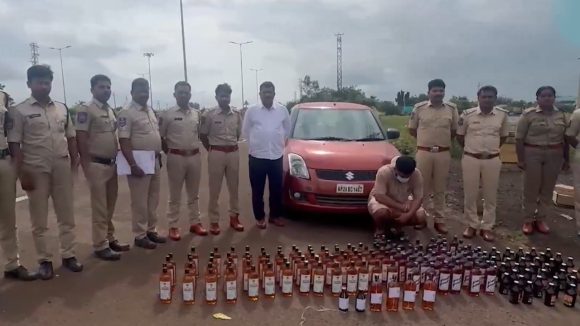 Telangana Excise Raids: అక్రమ మద్యంపై.. ఎక్సైజ్ శాఖ ఉక్కుపాదం