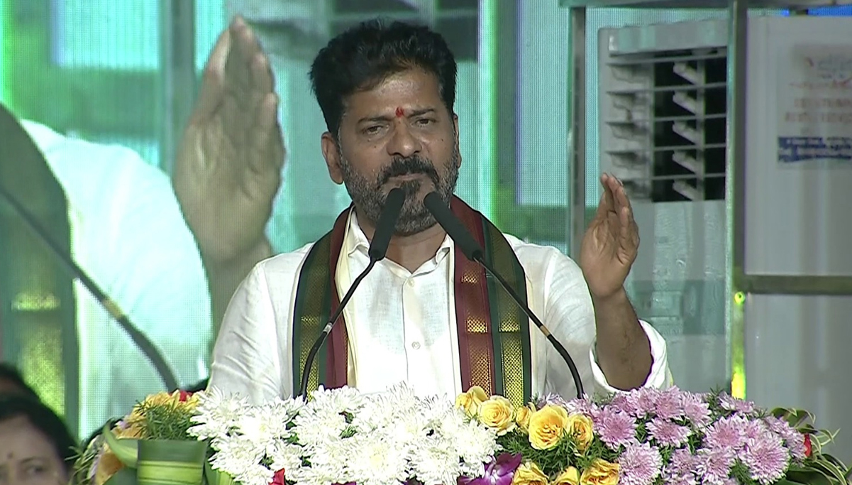 CM Revanth: తాట తీస్తాం..  సీఎం రేవంత్ మాస్ వార్నింగ్