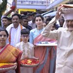 AP CM Chandrababu: అమ్మవారికి పట్టు వస్త్రాలు సమర్పించిన.. సీఎం చంద్రబాబు