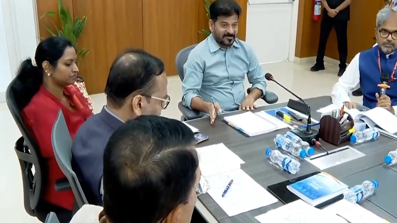 Telangana Railway Projects: తెలంగాణలో రైల్వే ప్రాజెక్టులపై సీఎం రేవంత్ రెడ్డి సమీక్ష