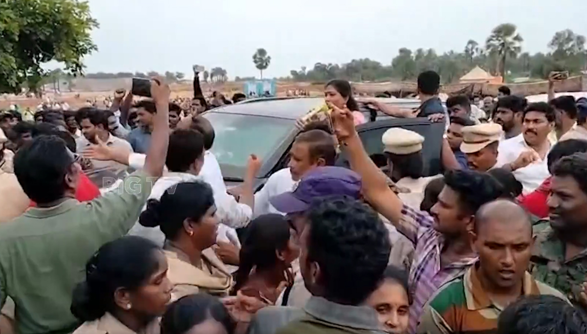 Home Minister Anitha: అనకాపల్లిలో ఉద్రిక్తత.. అనిత కాన్వాయ్ పైకి.. దూసుకెళ్లిన మత్స్యకారులు