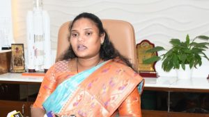 Nellore Politics: కాకాణితో భేటీ.. నెల్లూరు నగర మేయర్ స్రవంతికి పదవీగండం