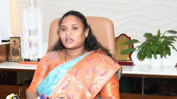 Nellore Politics: కాకాణితో భేటీ.. నెల్లూరు నగర మేయర్ స్రవంతికి పదవీగండం