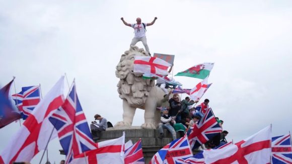 Anti-immigrant Sentiment: లండన్ నిరసనలు.. ఎవరికి పాఠం, ఎవరికి గుణపాఠం?