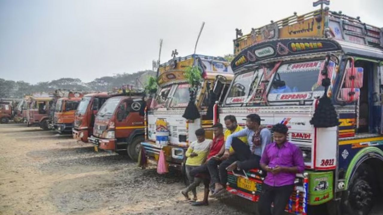 Truck Drivers: ట్రక్కు డ్రైవర్లకు శాపంగా మారిన జీఎస్టీ 2.0 ఎందుకంటే?