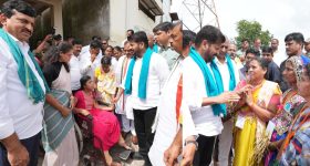 CM Revanth: నేను మీవాడినే, మీలో ఒకడినే.. కామారెడ్డిలో ప్రజల మధ్య సీఎం