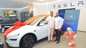 Tesla Sales: ఇండియాలో ఫస్ట్ టెస్లా కార్ ఓనర్ ఆయనే.. ఆ కారు ఫీచర్లు ఇవే