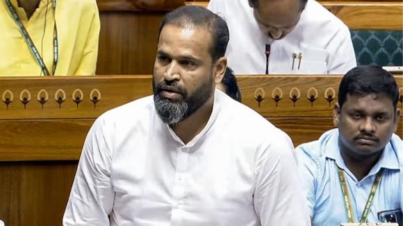 Yusuf Pathan :  యూసఫ్ పటాన్  కు ఊహించని ఎదురు దెబ్బ… హైకోర్టు కీలక ఆదేశాలు