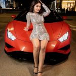 Ananya Nagalla: హీట్ పెంచుతున్న తెలుగమ్మాయి.. మినీ ఫ్రాక్ లో..