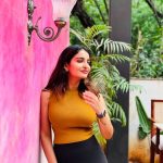 Ananya Nagalla :  గ్లామర్ తో చంపేస్తున్న అనన్య.. క్యూట్ లుక్ లో ఏముంది రా..!