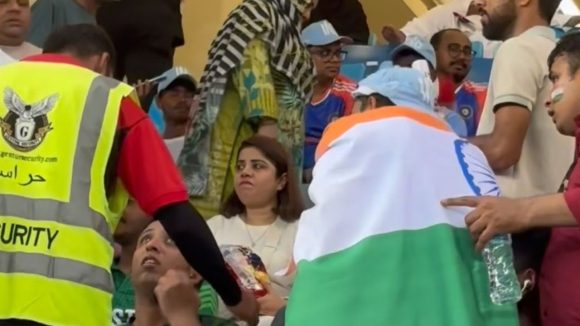 IND Vs PAK : దుబాయ్ స్టేడియంలో పాకిస్థాన్ ఫ్యాన్ పై దాడి… రంగంలోకి పోలీసులు!