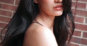 Dishapatani :  బ్యాక్ లెస్ అందాలతో పిచ్చెక్కిస్తున్న దిశా.. పిల్లలు కళ్లు మూసుకోండి..!