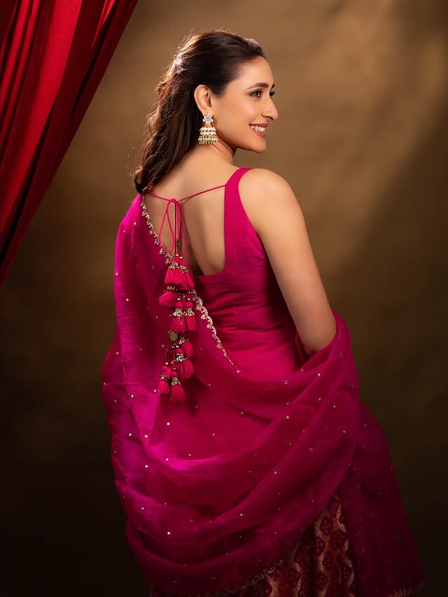 Pragya Jaiswal Photo Gallery