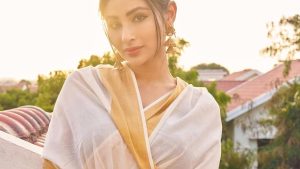 Mouni Roy: మౌని రాయ్ ఓనమ్‌ లుక్‌..  ట్రేడిషనల్‌ లుక్‌లో సర్‌ప్రైజ్‌ చేసిన నాగిని బ్యూటీ..