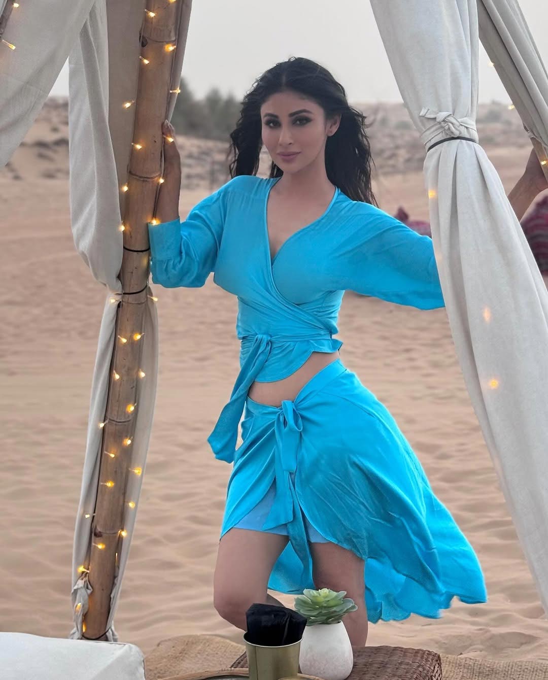 Mouni Roy:  భర్తతో మనస్పర్థలు.. ఏడారి దేశంలో మౌనీ రాయ్‌ డేటింగ్‌ ఫోటోలు వైరల్‌