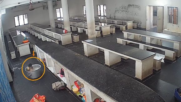 Anantapur: తీవ్ర విషాదం.. వేడి వేడి పాలల్లో పడి చిన్నారి మృతి..