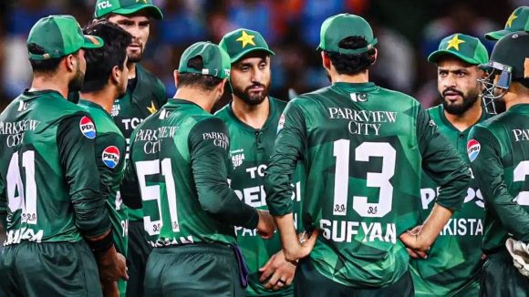 Asia Cup 2025 :  యూఏఈతో మ్యాచ్.. హోటల్‌లోనే పాక్ ఆటగాళ్లు… ఆసియా నుంచి ఔట్?