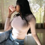 Shivani Rajashekar: లైట్‌ టీ-షర్టులో, కాఫీ కప్పుతో శివాని రాజశేఖర్‌ ఘాటు అందాలు.. చూస్తే మతిపోవాల్సిందే!