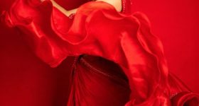 Sivani Nagaram: రెడ్ శారీలో ఘాటేక్కిస్తున్న శివాని.. ఇంత అందాన్ని చూడకుండా ఉండలేరు..!