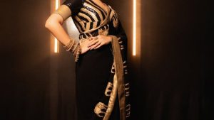 Sreemukhi : బ్లాక్ శారీలో శ్రీముఖి అందాలు చూడతరమా.. కుర్రాళ్ళు తట్టుకోవడం కష్టమే..