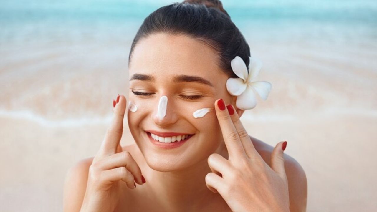 Skincare Secrets: ఆరోగ్యకరమైన, మెరిసే చర్మం కోసం 7 రహస్యాలు !