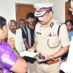 DGP Shivadhar Reddy: కానిస్టేబుల్ ప్రమోద్ కుటుంబానికి అండగా ఉంటాం: డీజీపీ శివధర్ రెడ్డి