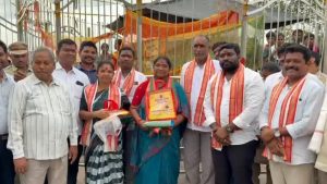 Minister Seethakka: సమ్మక్క సారలమ్మ ఆలయ అభివృద్ధి పనులను పరిశీలించిన మంత్రి సీతక్క.. డిసెంబర్ నాటికి పూర్తి చేయాలని ఆదేశం
