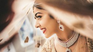 Today Gold Rate: రూ. 10 వేలు తగ్గిన బంగారం ధర.. కారణం ఇదే!