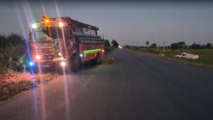 Road Accident: పెళ్లి వాహనాన్ని ఢీ కొట్టిన లారీ.. ముగ్గురు మృతి