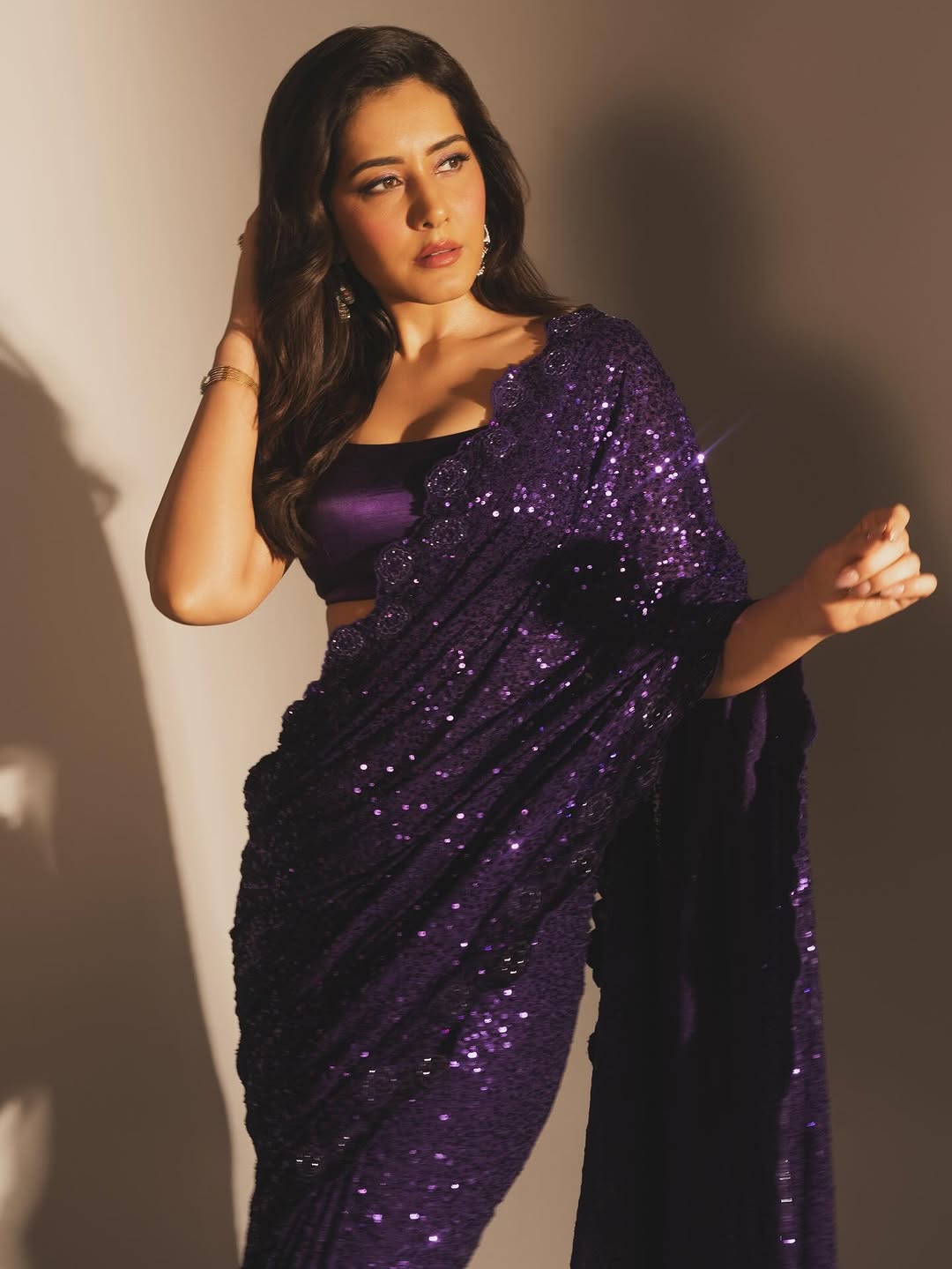 Actress Raashii Khanna Photo Gallery