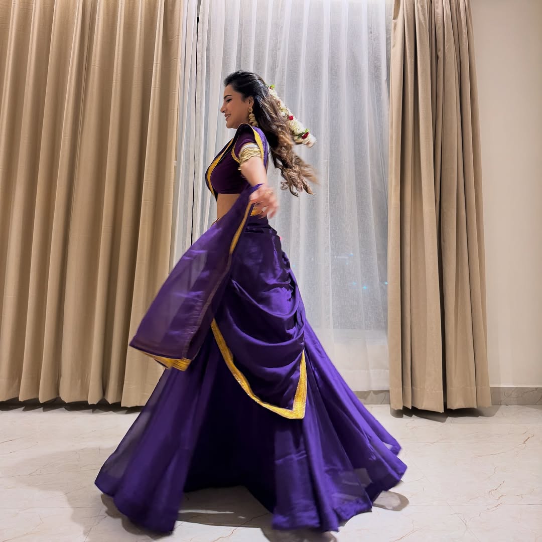 Actress Ashu Reddy Photo Gallery