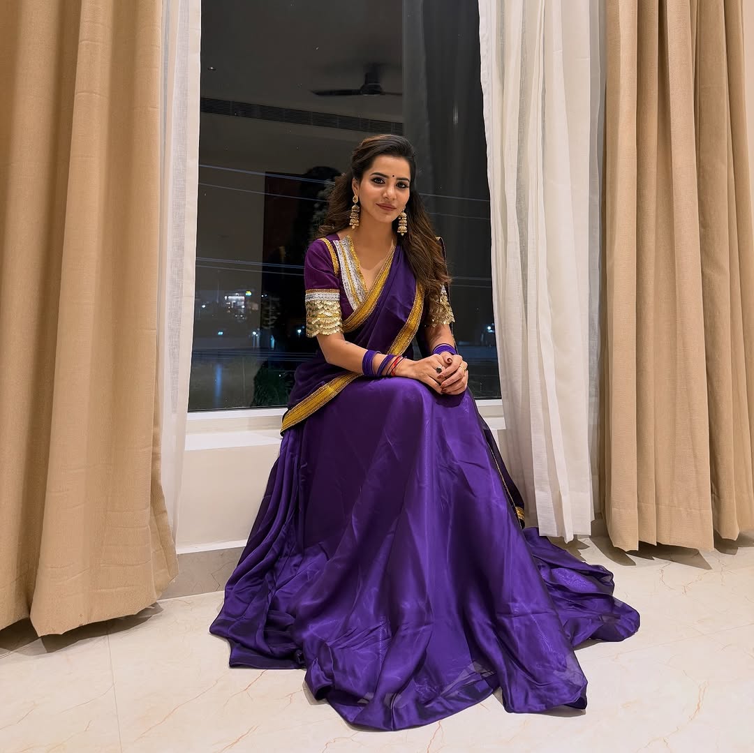 Actress Ashu Reddy Photo Gallery