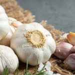 Garlic: చలికాలంలో వెల్లుల్లి ఎక్కువగా తింటే.. నమ్మలేనన్ని ప్రయోజనాలు !