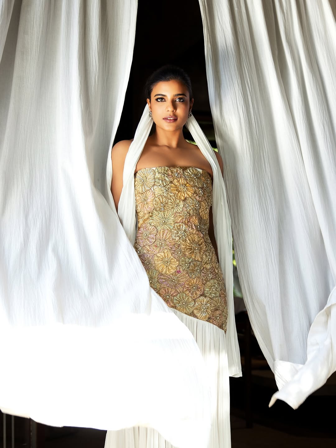 Actress Aishwarya Rajesh Photo Gallery