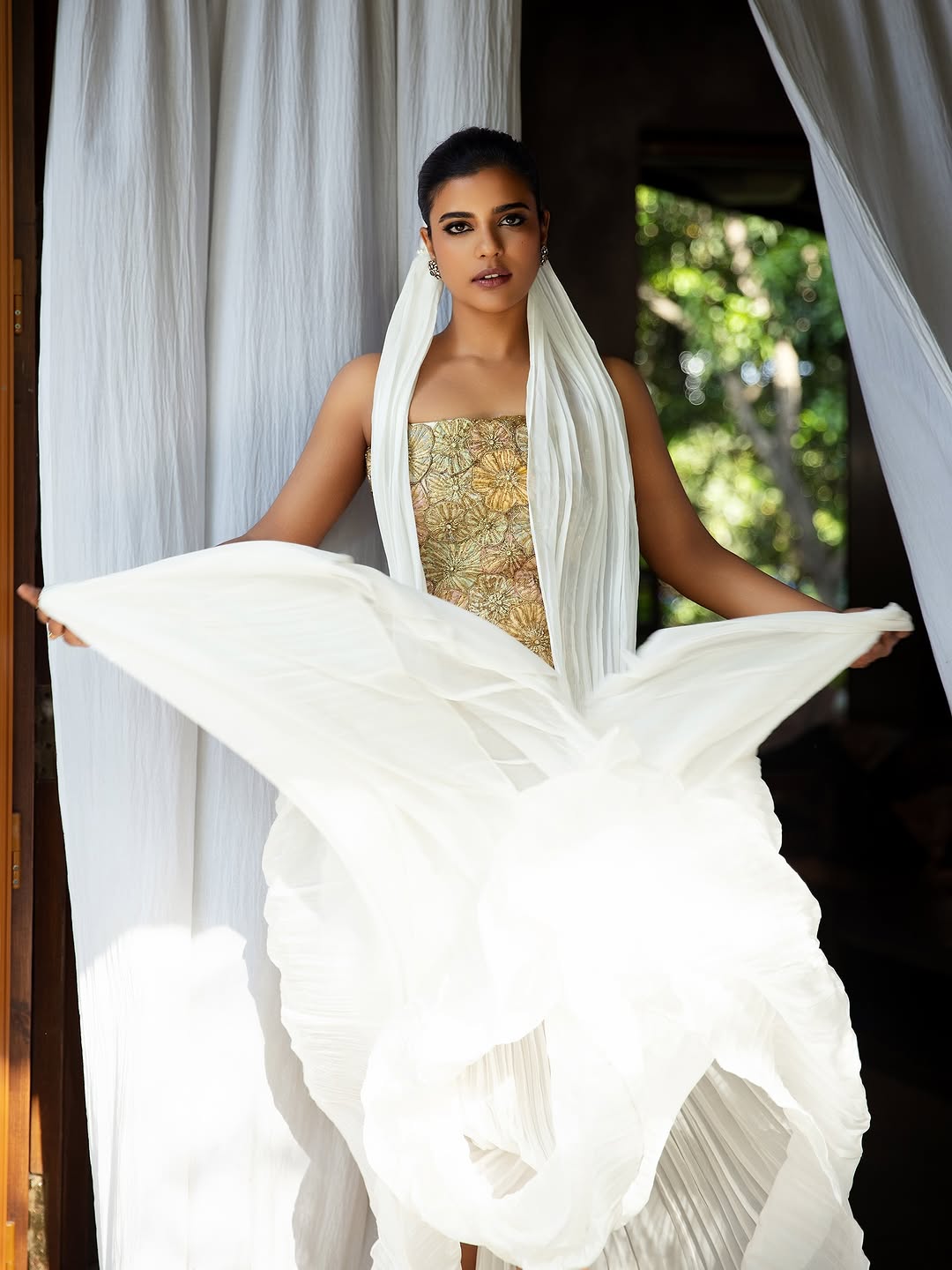 Actress Aishwarya Rajesh Photo Gallery