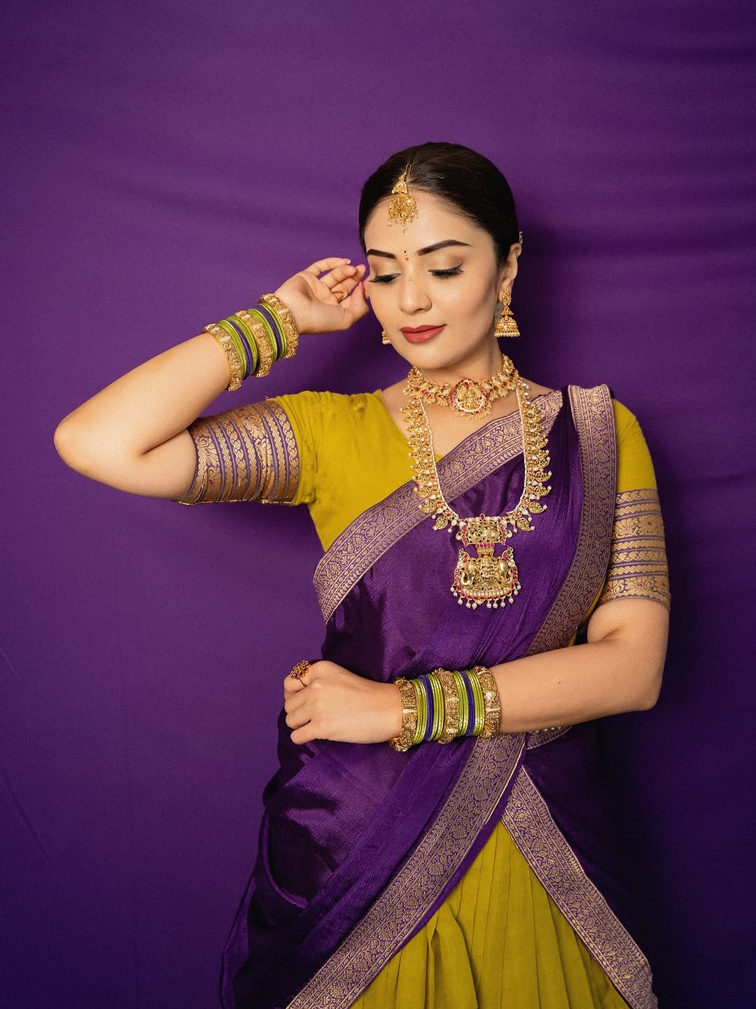 Actress Sree Mukhi Photo Gallery