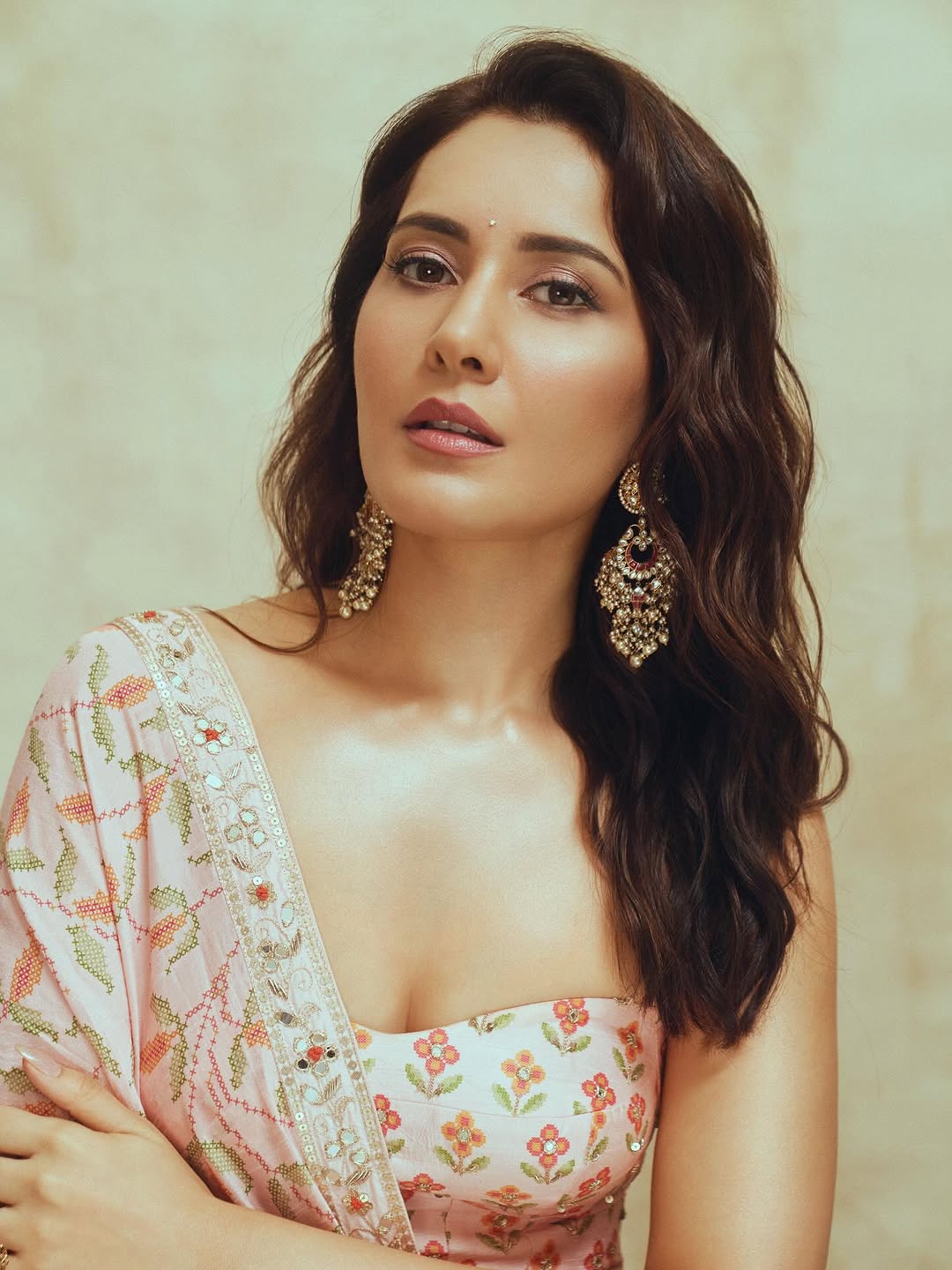 Actress Raashii khanna Photo Gallery
