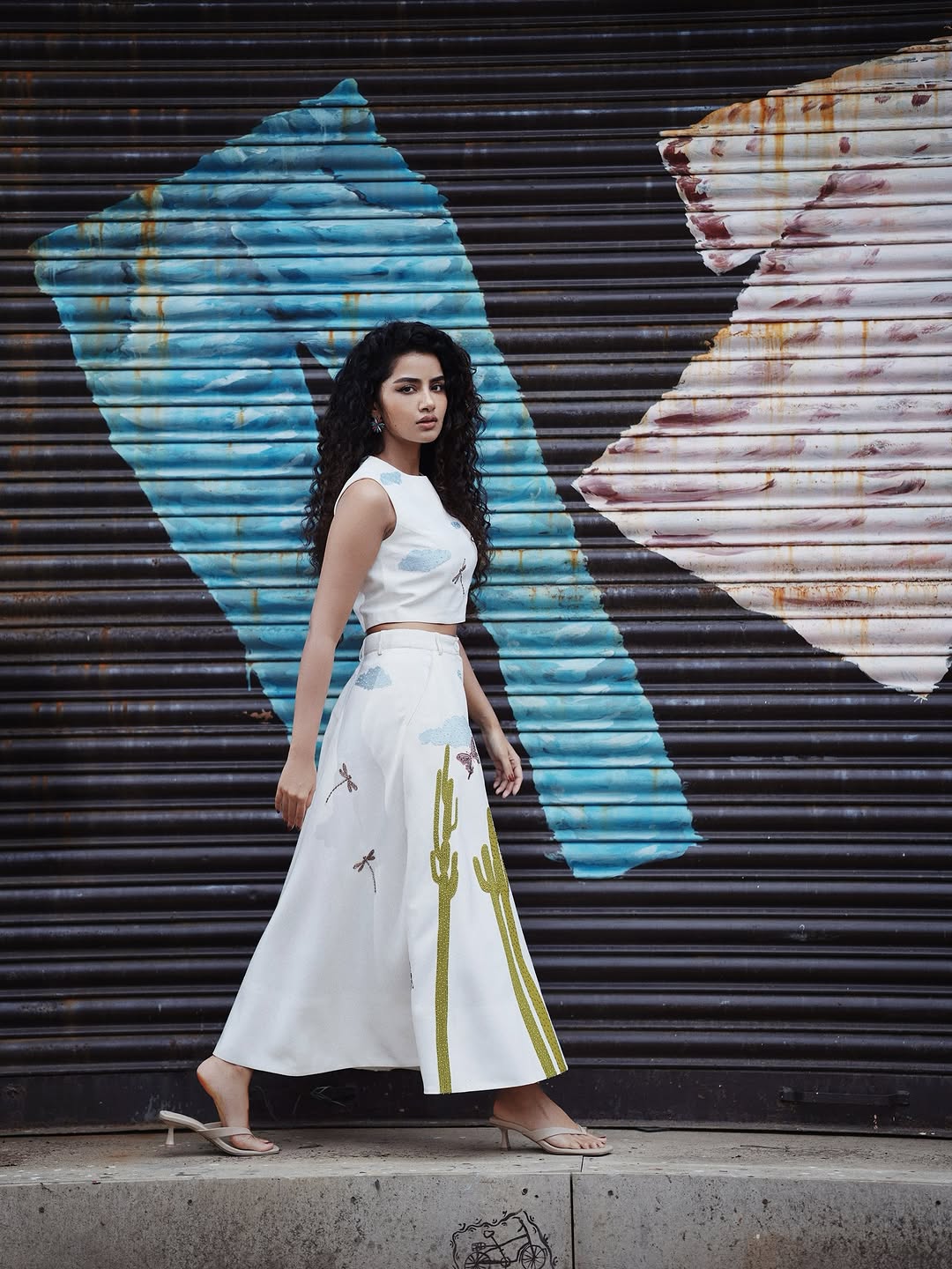 Anupama parameswaran (Source: Instragram) Actress Anupama parameswaran Photo Gallery