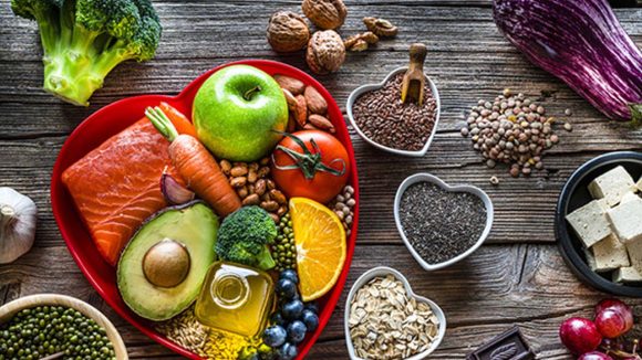 Food For Heart Health: గుండె జబ్బులు రాకుండా ఉండాలంటే..? ఇవి తింటే చాలు !