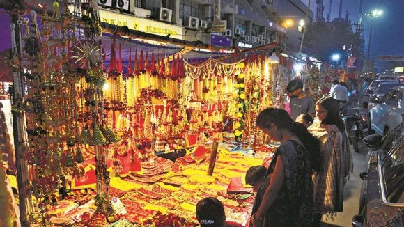 Diwali 2025: దీపావళికి కొత్త వస్తువులు కొనొచ్చా ? ఈ రోజు పొరపాటున చేయకూడని పనులివే !