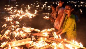 Karthika Masam 2025: కార్తీక మాసంలో నిత్య దీపారాధన ఎందుకు చేయాలి ?